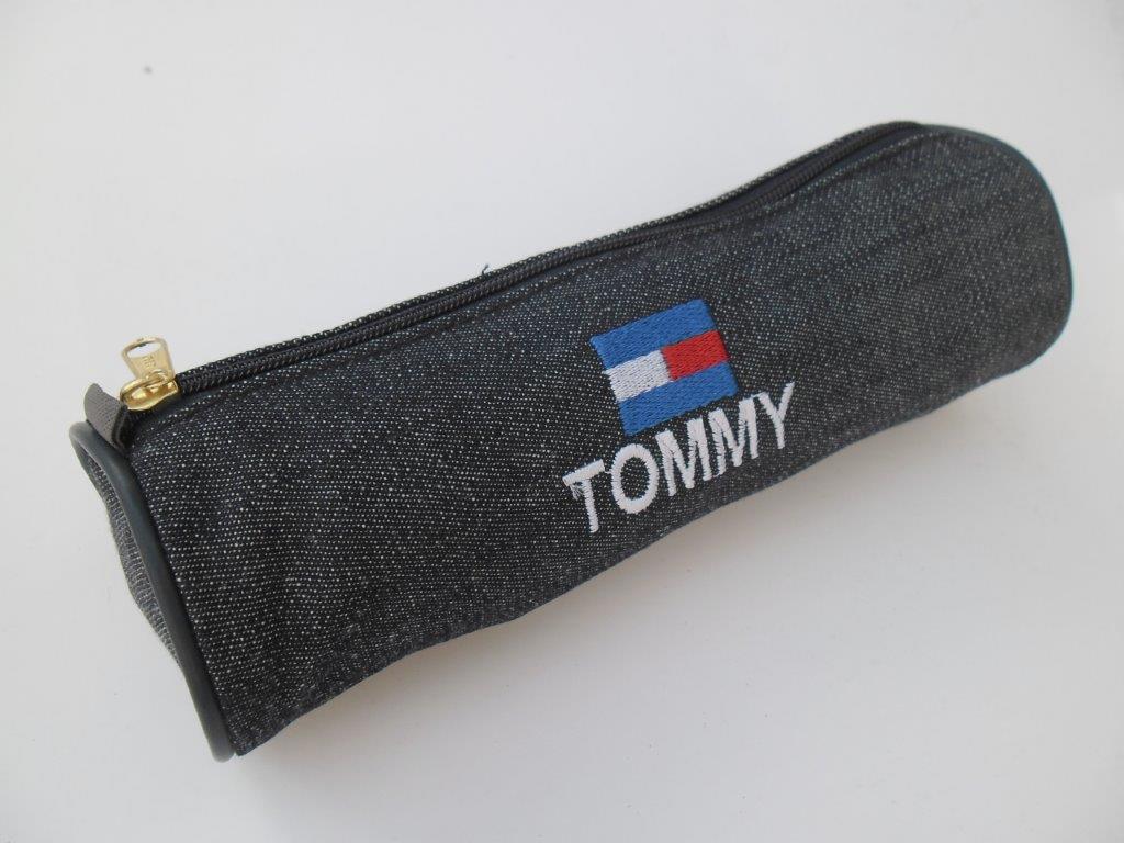 Cartuchera jean bordada c/vivo